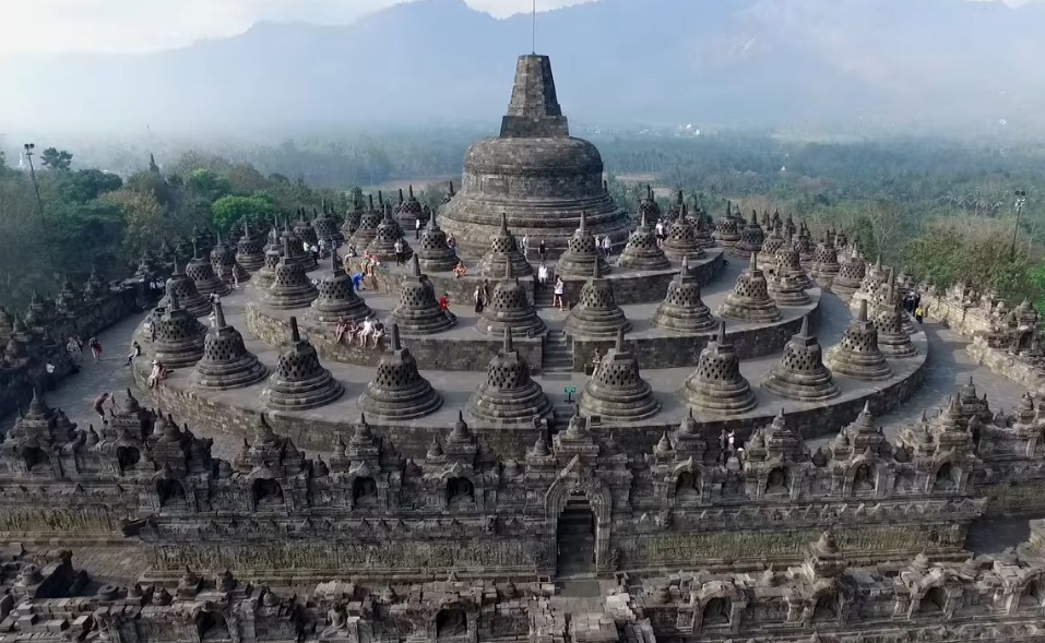 3 Objek Wisata di Sekitar Candi Borobudur Indonesia